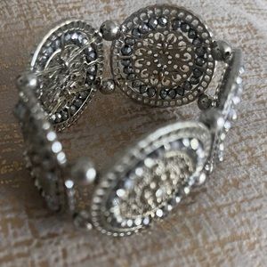 Silver medallion stretch bracelet